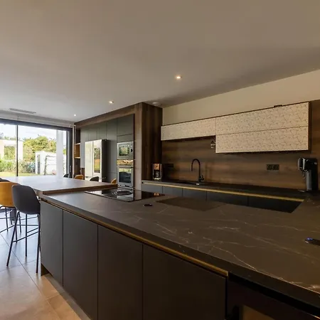 Vitriccia - De Reve, Piscine Et A 7mn A Pied ! Zonza