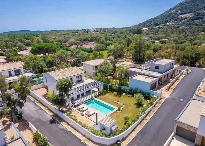 Villa Vitriccia - De Reve, Piscine Et A 7mn A Pied ! Zonza
